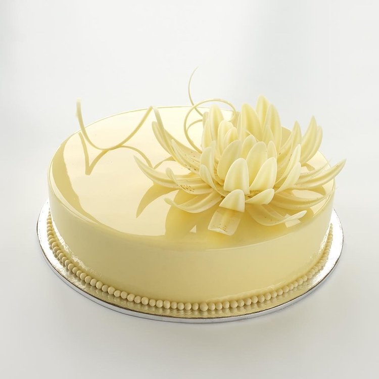 zrkadlová poleva koláč ľalia cukor šampanské farba