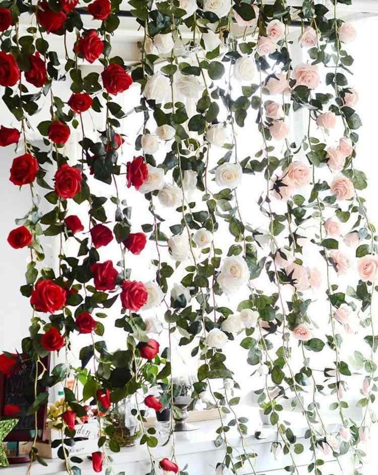 Umelo si vyberte kvetinový veniec na svadbu z akýchkoľvek kvetov