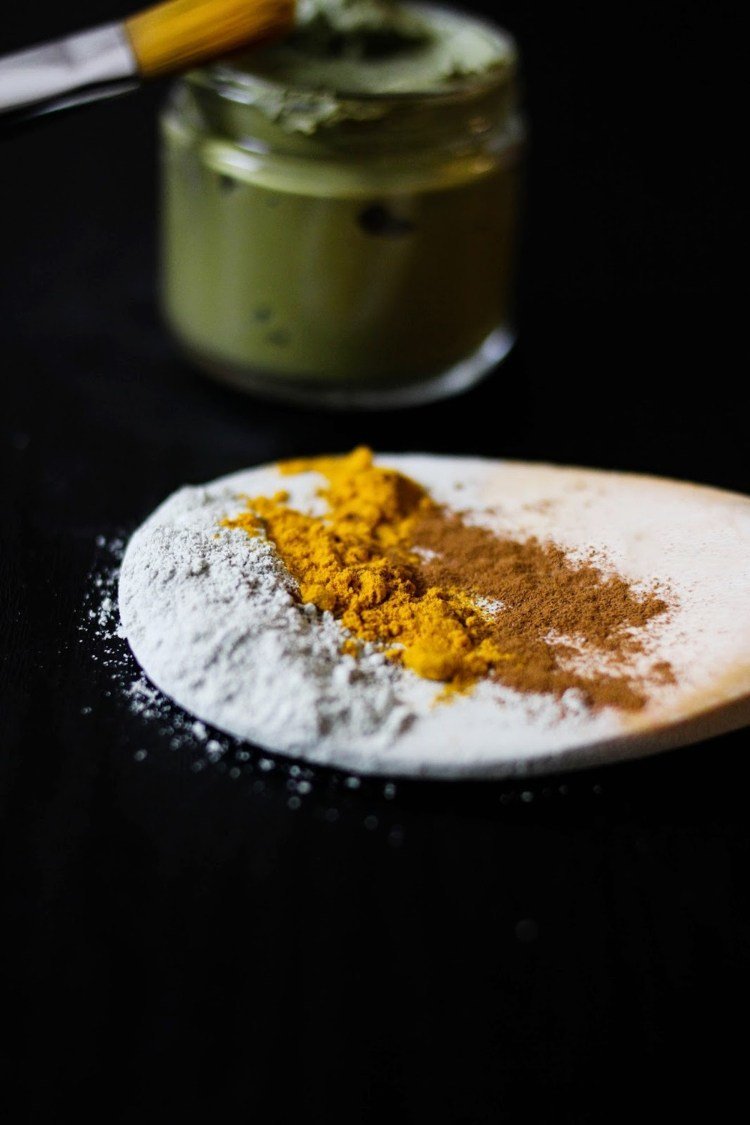 kurkumová maska bez medovej ružovej vody zelená hlinitá škorica