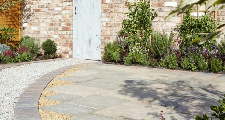 čistenie a tesnenie terasových dosiek domáce prostriedky vysádzanie kameňov