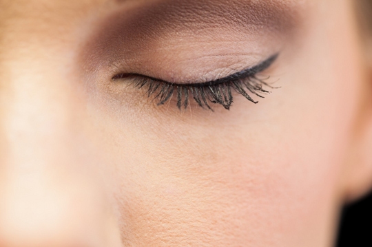 perfektné očné linky-kreslenie-tesné riasy