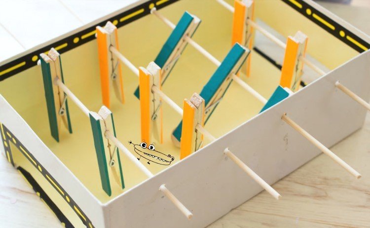 Farební hráči na clothespin, ako sa vám páči Krabica od topánok-drotár-deti-stolný futbal-drevené kolíčky-drevené špajle