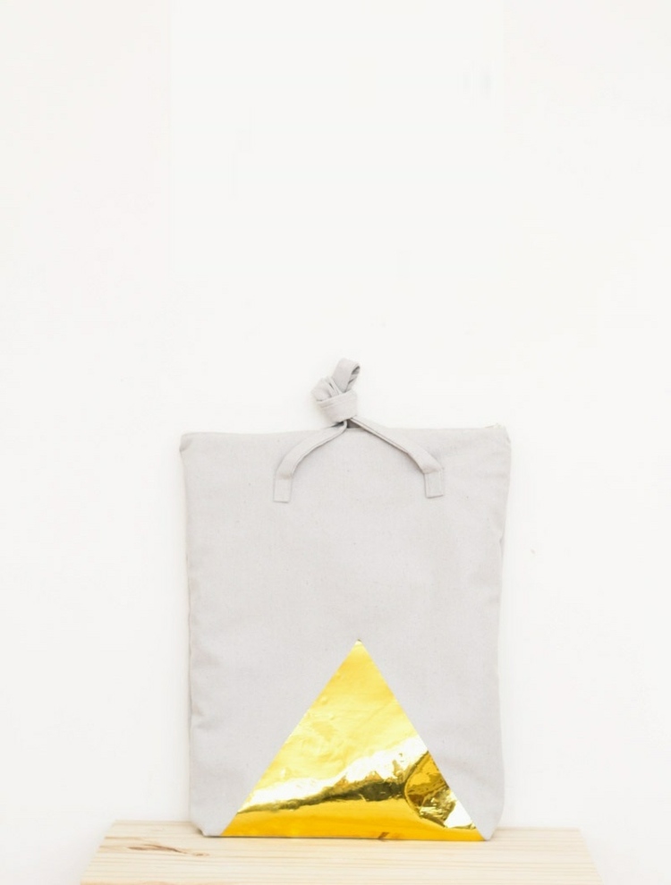 drotárska nákupná taška trojuholníková ozdoba so zlatou fóliou
