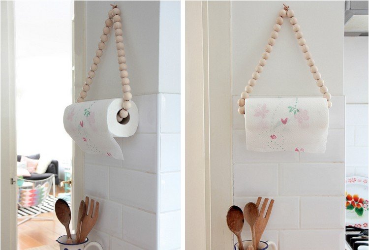 s-drevenými korálkami-drotár-držiak-na-kuchynské utierky-nápad-domácnosť-kuchyňa