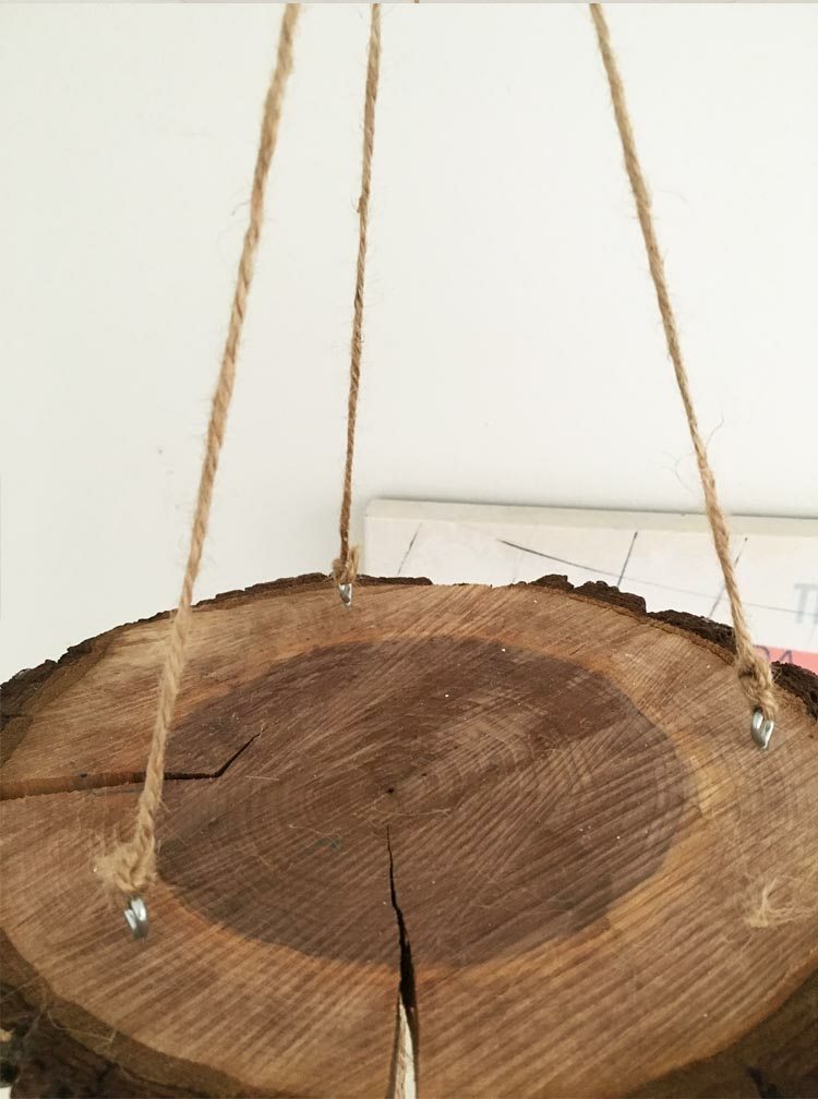 drevené disky-drotár-mobil-detská-izba-nápad-priadza