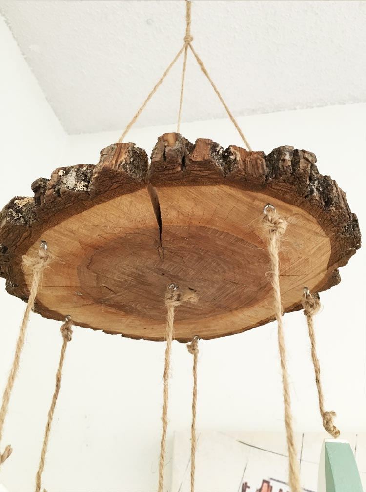 drevené disky-drotár-rustikálna-atmosféra-drevo-ozdoba-vinobranie