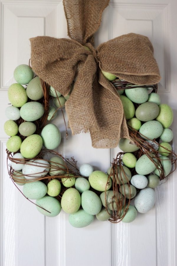 Veniec na dvere jarná dekorácia stuha-kravata vyfúkané veľkonočné vajíčka veľkonočný veniec jarná ozdobná slučka fúkané veľkonočné vajíčka