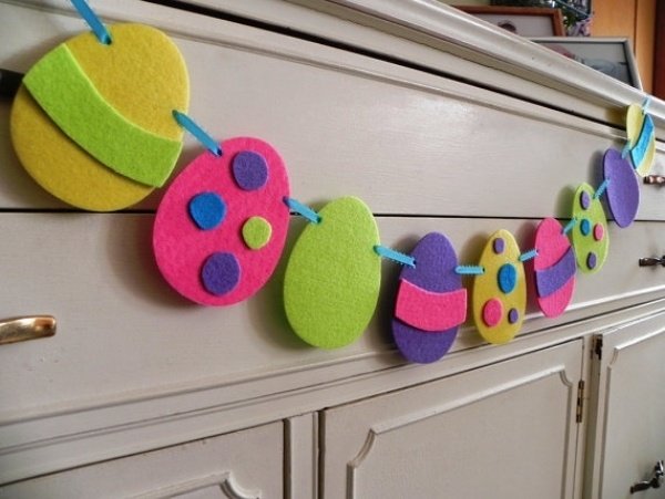 Veniec-drotár jarno-veľkonočná dekorácia plstených vajíčok Girlanda farebné jarné veľkonočné dekorácie si vyrobte plstené vajíčka sami