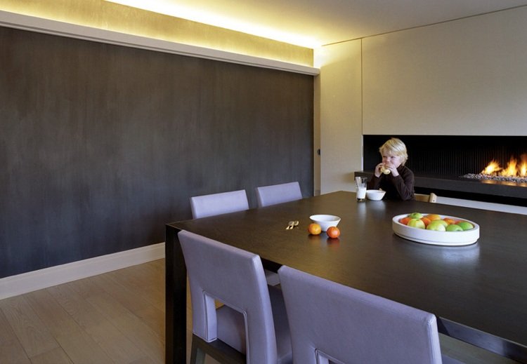 nepriame svetlo na stenu smerujúce k stropu štukové lišty-led-nepriame-osvetlenie-stena-moderné-vyššie