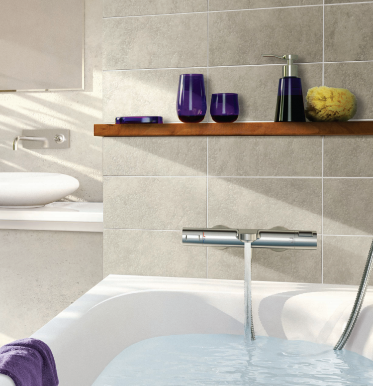 S termostatickými batériami sa neplytvá horúcou vodou kúpelňové armatúry-moderné-šetriace vodu-termostatické armatúry-vaňa