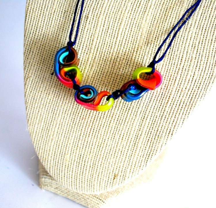 zmenšovací film-drotár-roll-up-pásy-film-farebné-farby-reťazec