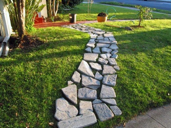 Pokladanie záhradnej cesty z prírodného kameňa Pokladanie záhradnej cesty z prírodného kameňa plánovanie záhrady