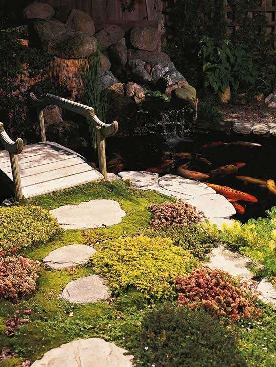 Pokladanie kamenných dosiek-záhradná konštrukcia Pokládka kamenných dosiek-plánovanie záhrady