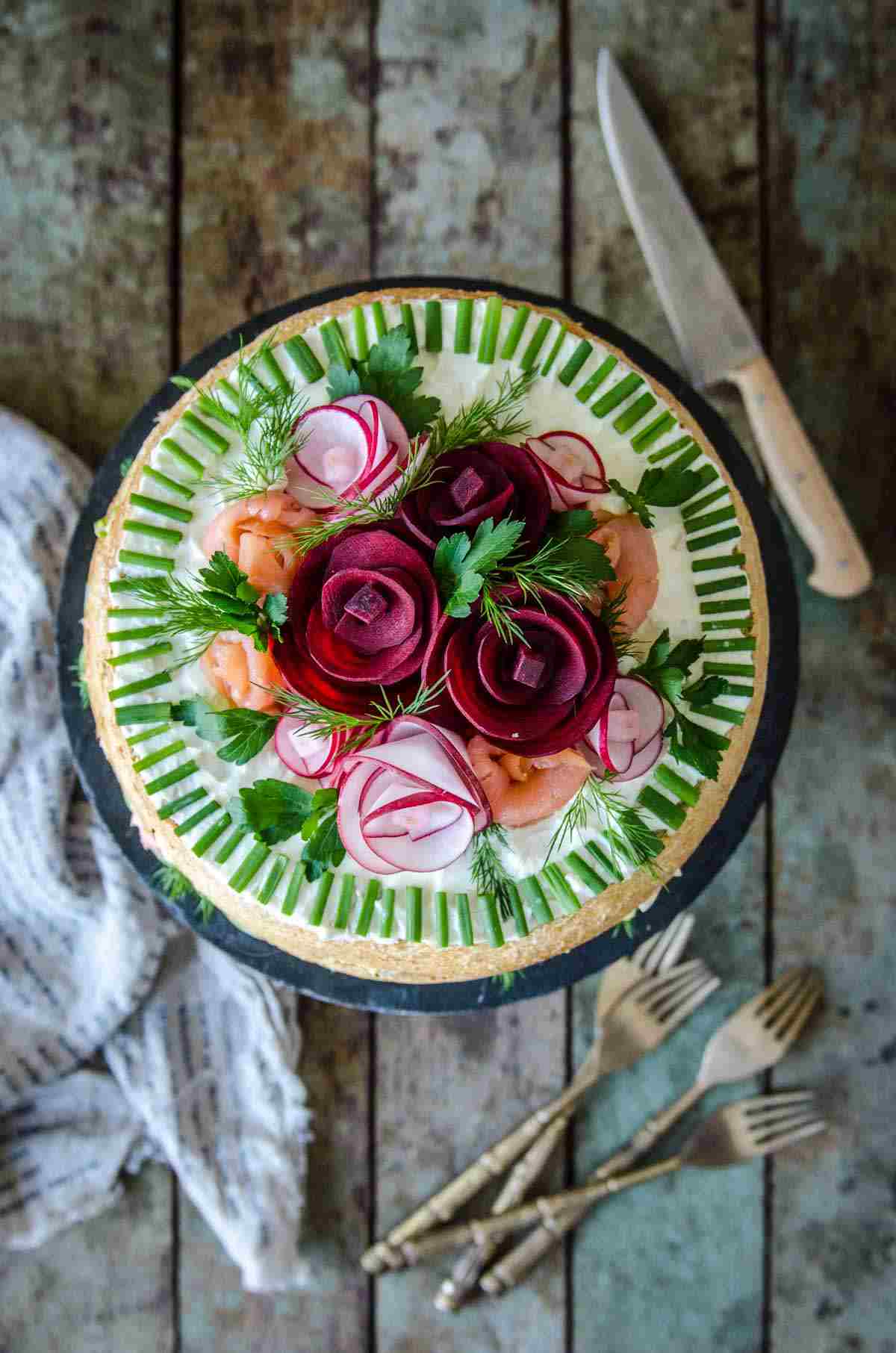 Svätojánska párty Švédske recepty Rybí koláč Smorgastarta Lososová uhorka