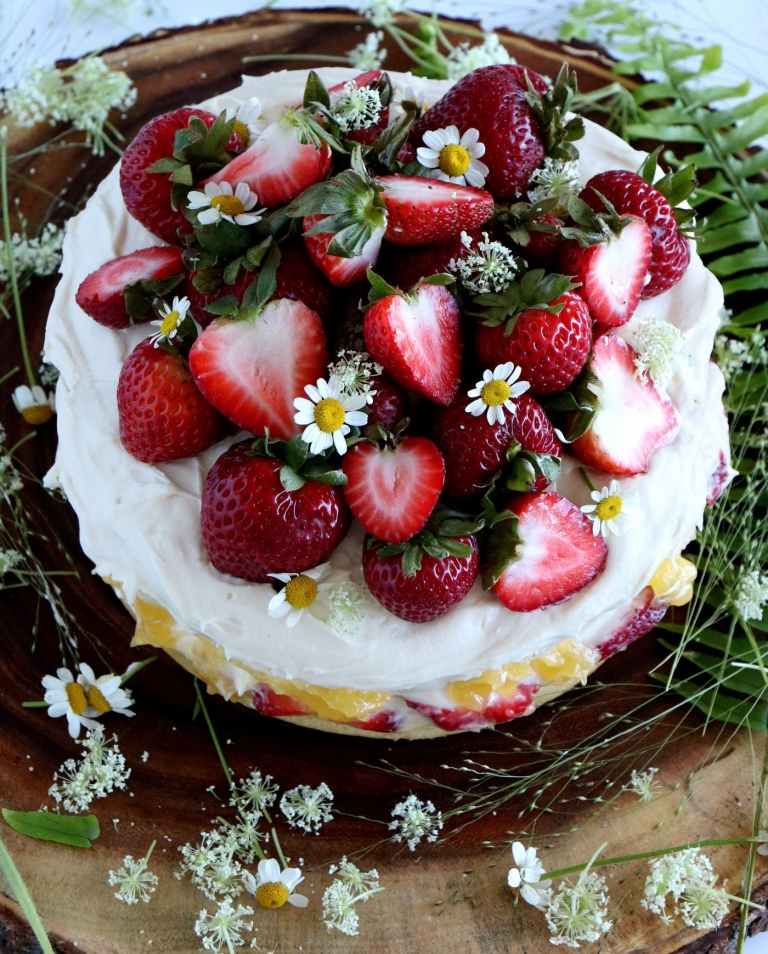 Letné svätojánske recepty švédsky jahodový koláč