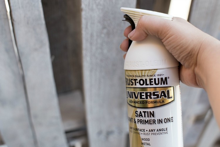 Bar-pult-build-garden-europalety-sprej