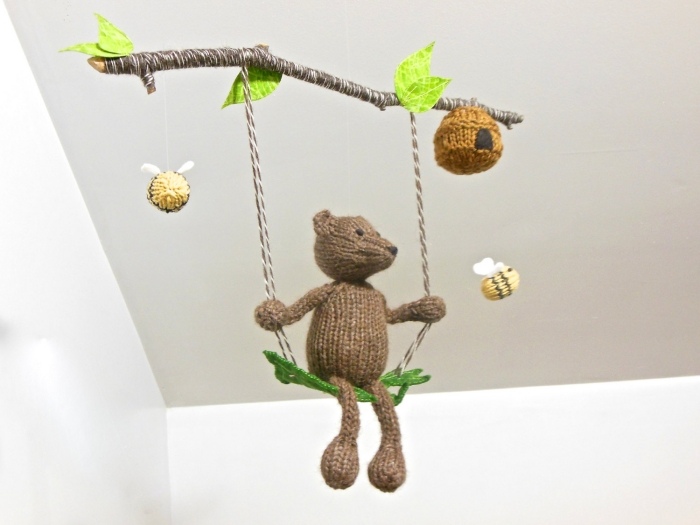 Baby-Mobile-Bear-postava-hojdacia-zábava-detská motorika-propagovať