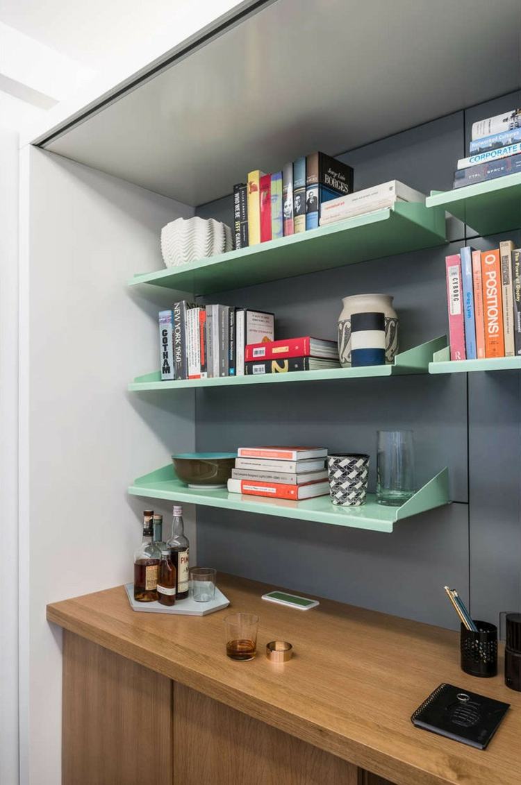 Nástenná polička z kovu v mentolovej zeleni nástenná jednotka stôl heimbuero polička mäta zelená drevo kov