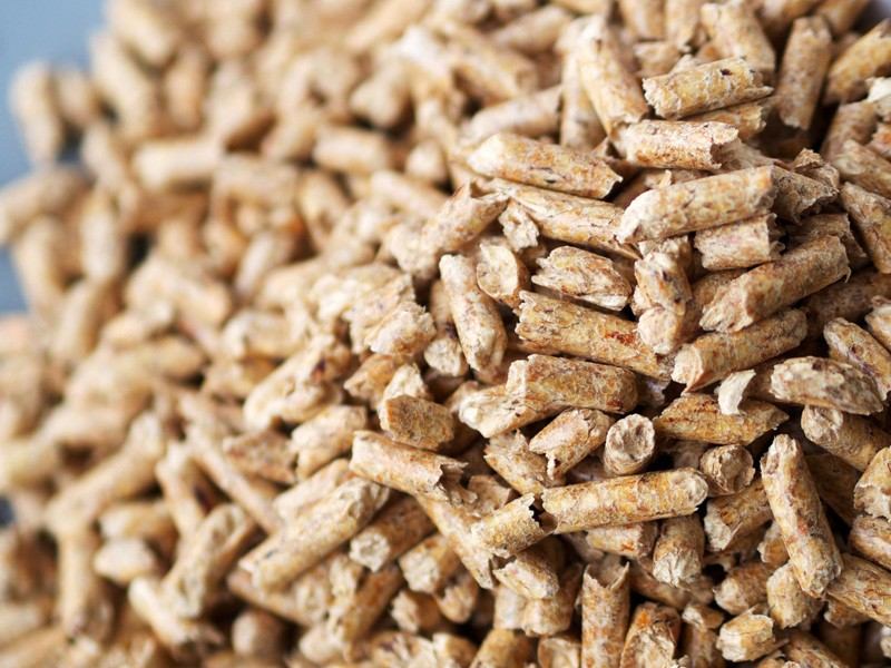 mobilná pec na pizzu poháňaná drevenými peletami mobilná peleta-pec na pizzu-uuni-2-drevené pelety-spotreba