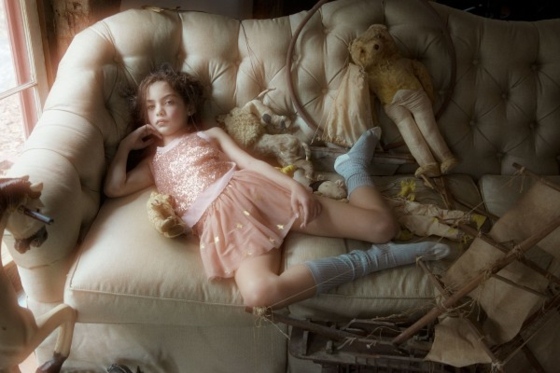 dlhé ponožkové šaty s tylovým a trblietavým topom Baletka-balet-tanečnica-dlhá ponožka-pohovka