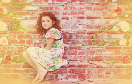 Šaty z hodvábu s kvetinovými motívmi ozdobná tehlová stena Móda pre dievčatá-tyl a hodváb s kvetmi