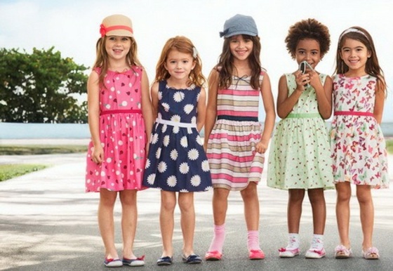 Farebné letné šaty pre dievčatá od veľkosti 98 Balerínky-šaty-s-bodkami-letný-klobúk-pruhované-s-kvetmi