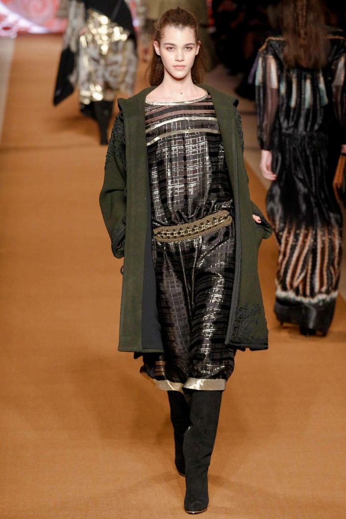 Overal z hodvábu a šifónu z vlny Kabát-šaty-s-ozdobnými motívmi-trblietavá látka