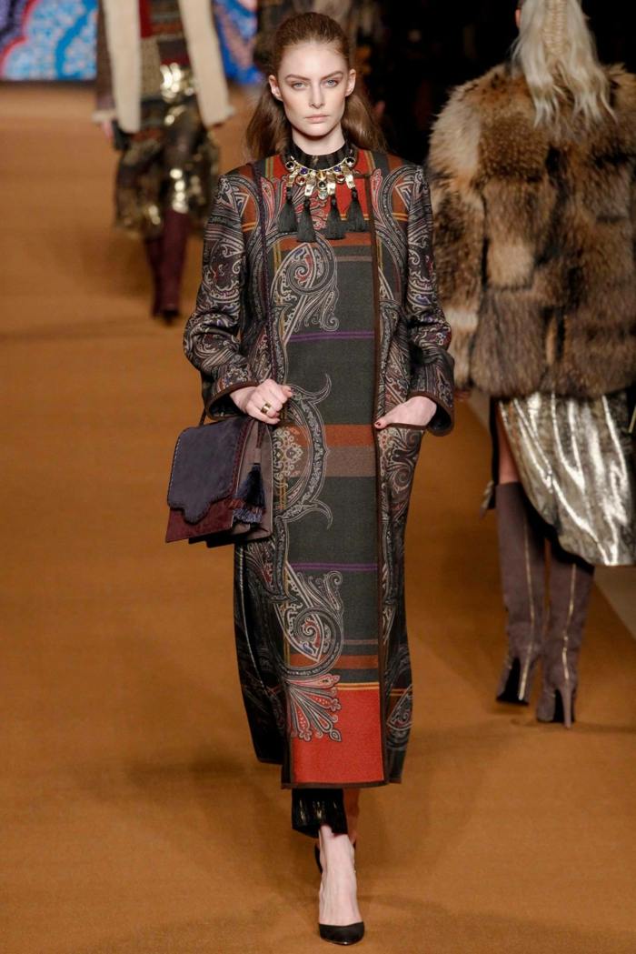 Kabát od Etro so zdobenými motívmi a vzormi Dlhý kabát s motívmi od Etra