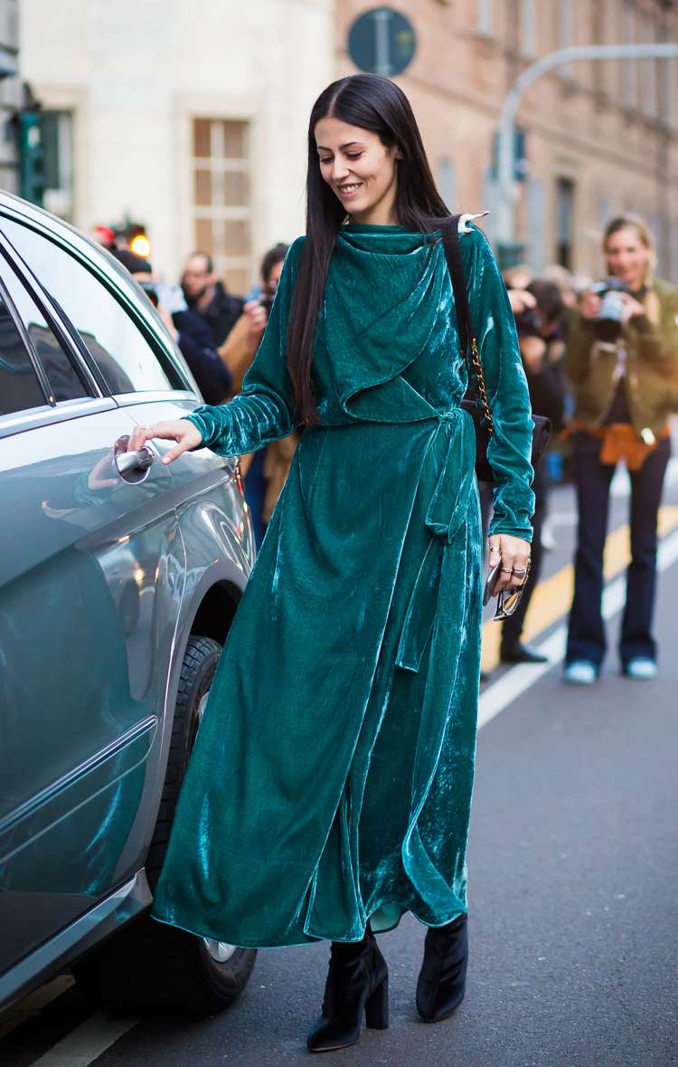 Módny trend: Zamat - očarujúci a extravagantný Módny trend: zamatovo-zelené-šaty-boho-čižmy