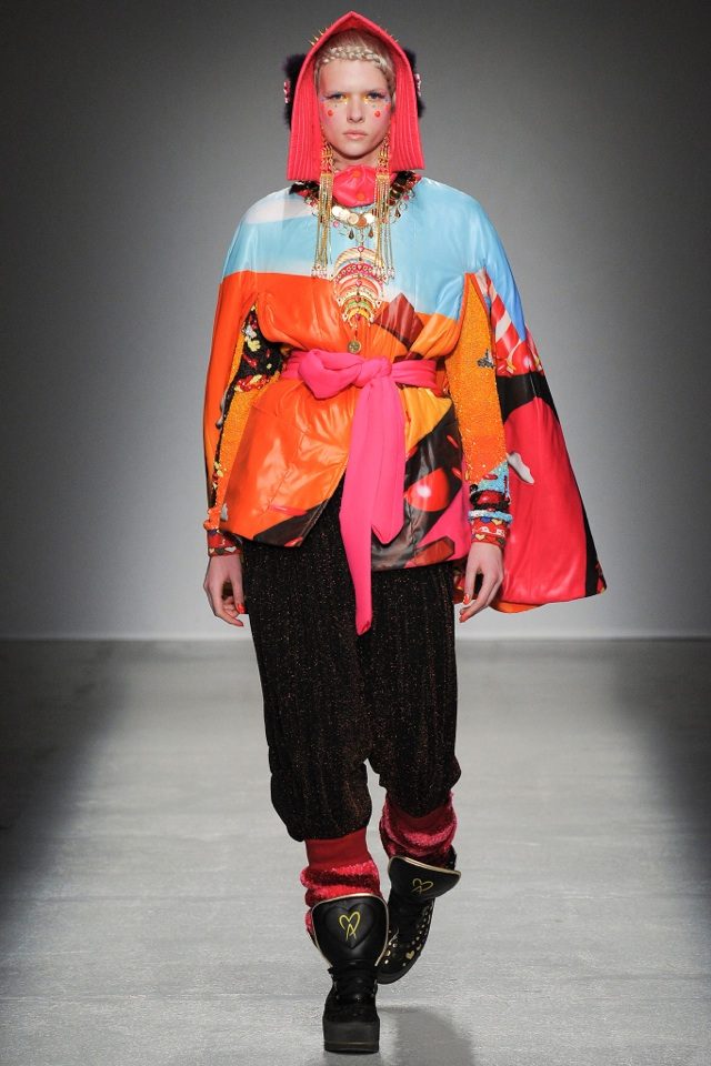 Manic Arora pestré farby jeseň zima 2014 2015 manish-arora-jeseň-zima-2014-2015-cukríkové farby