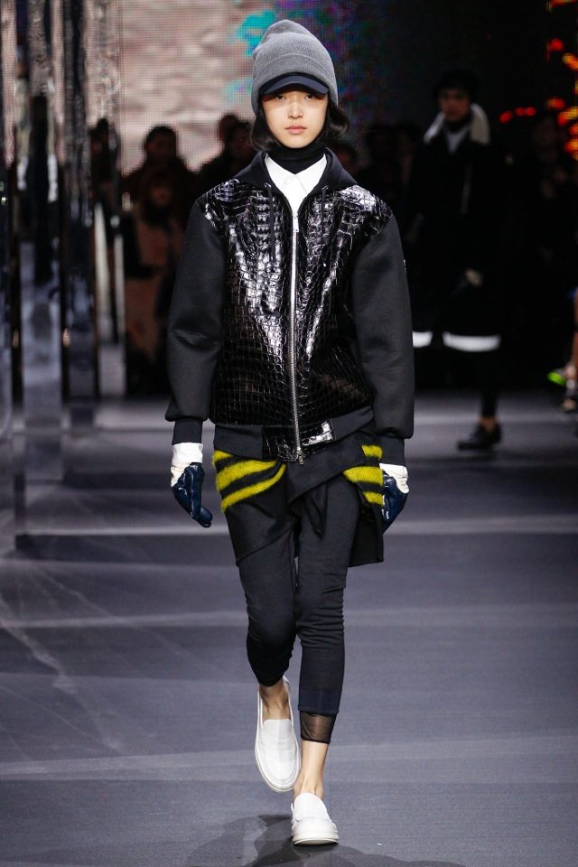 Krokodília bunda od Moncler Gamme Rouge moncler-gamme-rouge-jeseň-zima-2014-2015-bunda-krokodíl-look