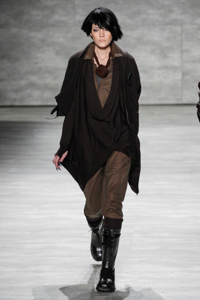 Jesenný outfit v hnedej farbe od Nicholasa K. nicholas-k-jeseň-zima-2014-2015outfit-hnedá