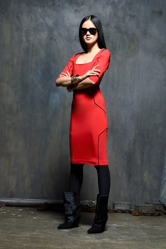červené šaty s lakťovými rukávmi od SB47 sb47-jeseň-zima-2014-2015-červené-šaty-lakte-rukávy