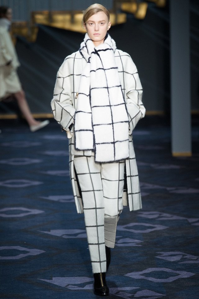 Károvaný oblek v čiernej a bielej farbe jeseň-zima 2014-2015 tod-s-jeseň-zima-2014-2015-čierno-biela-károvaná