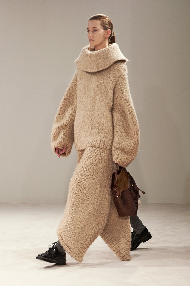 Row-jeseň-zima-2014-2015-svetrová sukňa