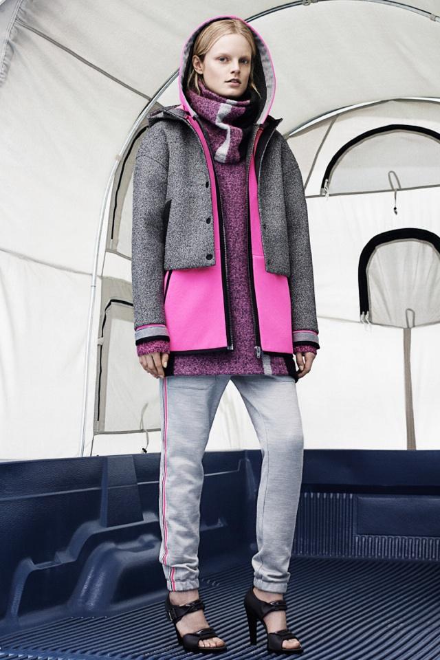 t-by-alexander-wang-jeseň-zima-2014-2015-bunda-sivá-ružová-kombinácia