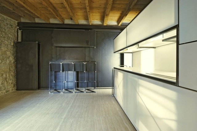 moderný rustikálny dizajn bytu vybavenie kuchynky hi tech