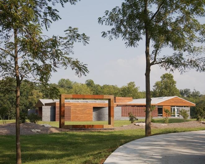 sochy exteriér fasáda dom drevený rám