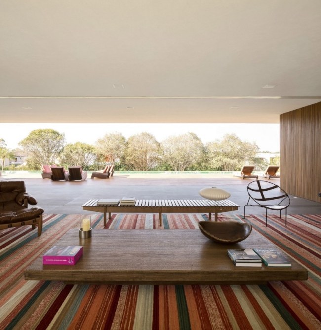 Stôl zo skutočného dreva-rustikálna veranda-otvorené nápady na zastrešený dizajn Stôl z pravého dreva, masívna, rustikálna veranda, otvorený, zastrešený dizajn