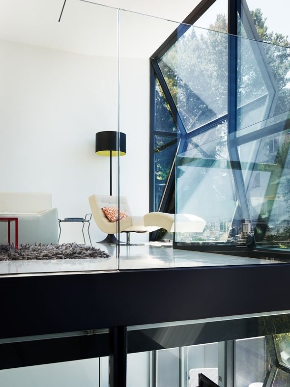 Sklopný nástenný vyklápací dom