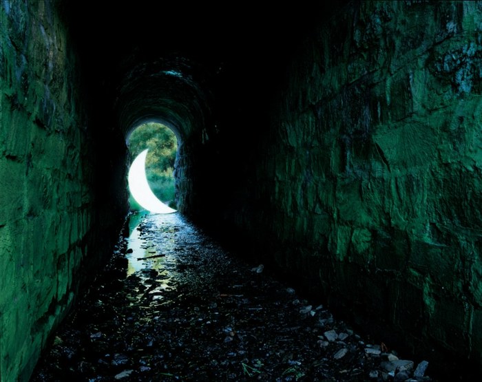 Osvetlenie mesačných záhradných svetiel je príliš veľké