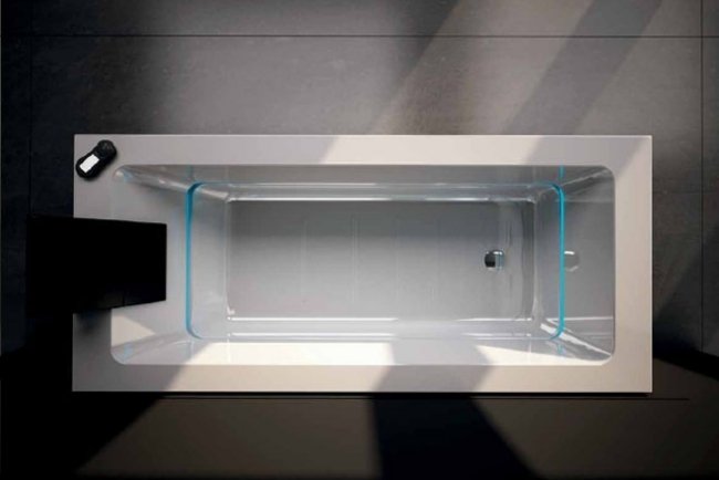 moderná vaňa modré LED osvetlenie sen vysnívané