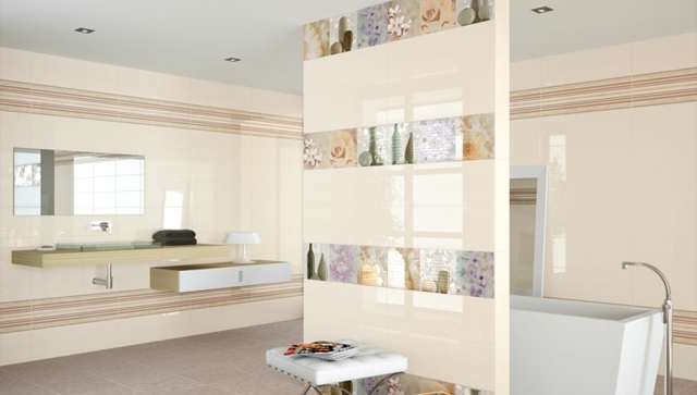 nápady na akcentované steny s béžovými dlaždicami a kvetinovým vzorom Nápadové steny s kvetinovým vzorom a fotografiou prírody