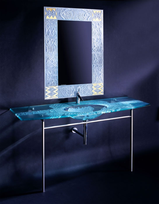 ozdobný sklenený kúpeľňový nábytok