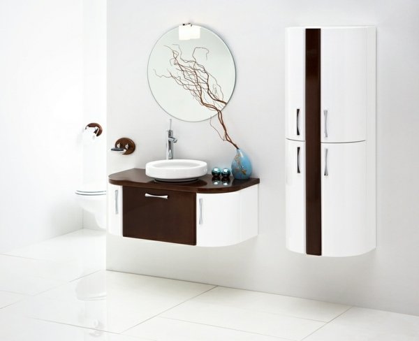 kúpeľňové doplnky v stredomorskom štýle biela farba kúpeľňové doplnky v stredomorskom štýle z tmavého dreva