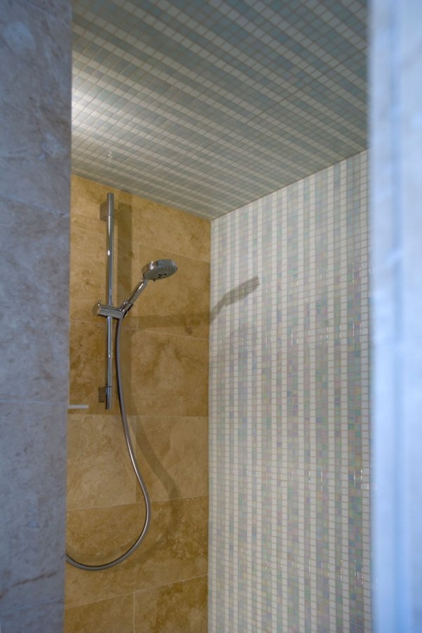 prerábka kúpeľne pred sprchou po fotografiách