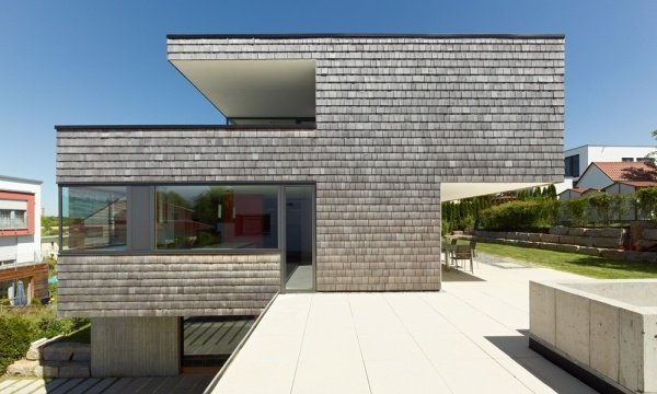 moderná architektúra bauhausu trojpodlažný kubický objem