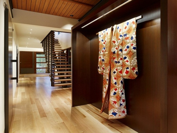 Drevená podlaha horskej chaty Horská chata s drevenou podlahou