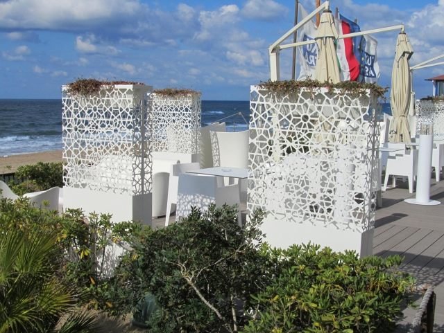 moderné kvetináče patio kovové dekoratívne rozdeľovače miestností