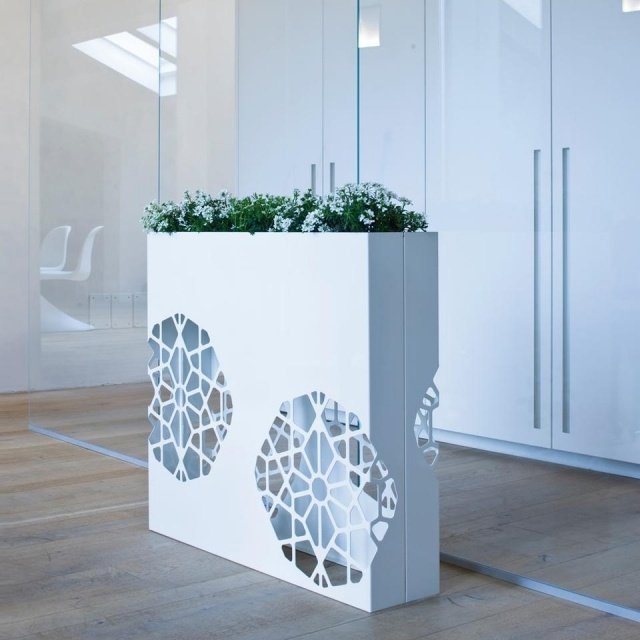 Vnútorné kvetináče biely kovový dekoratívny DeCastelli Dafne